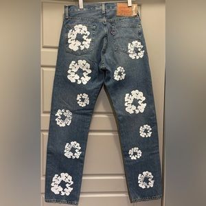 THE COTTON WREATH JEAN LIGHT WASH × 1
33X32